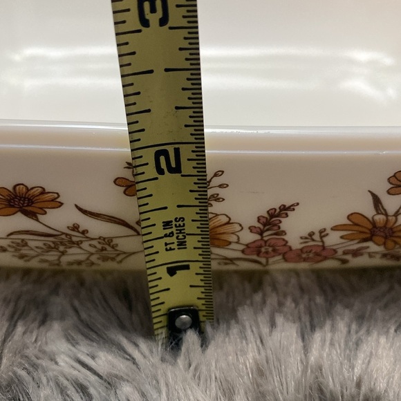 Country Autumn / Woodland Pyrex
OBLONG Casserole,
Wildflower - Picture 12 of 16